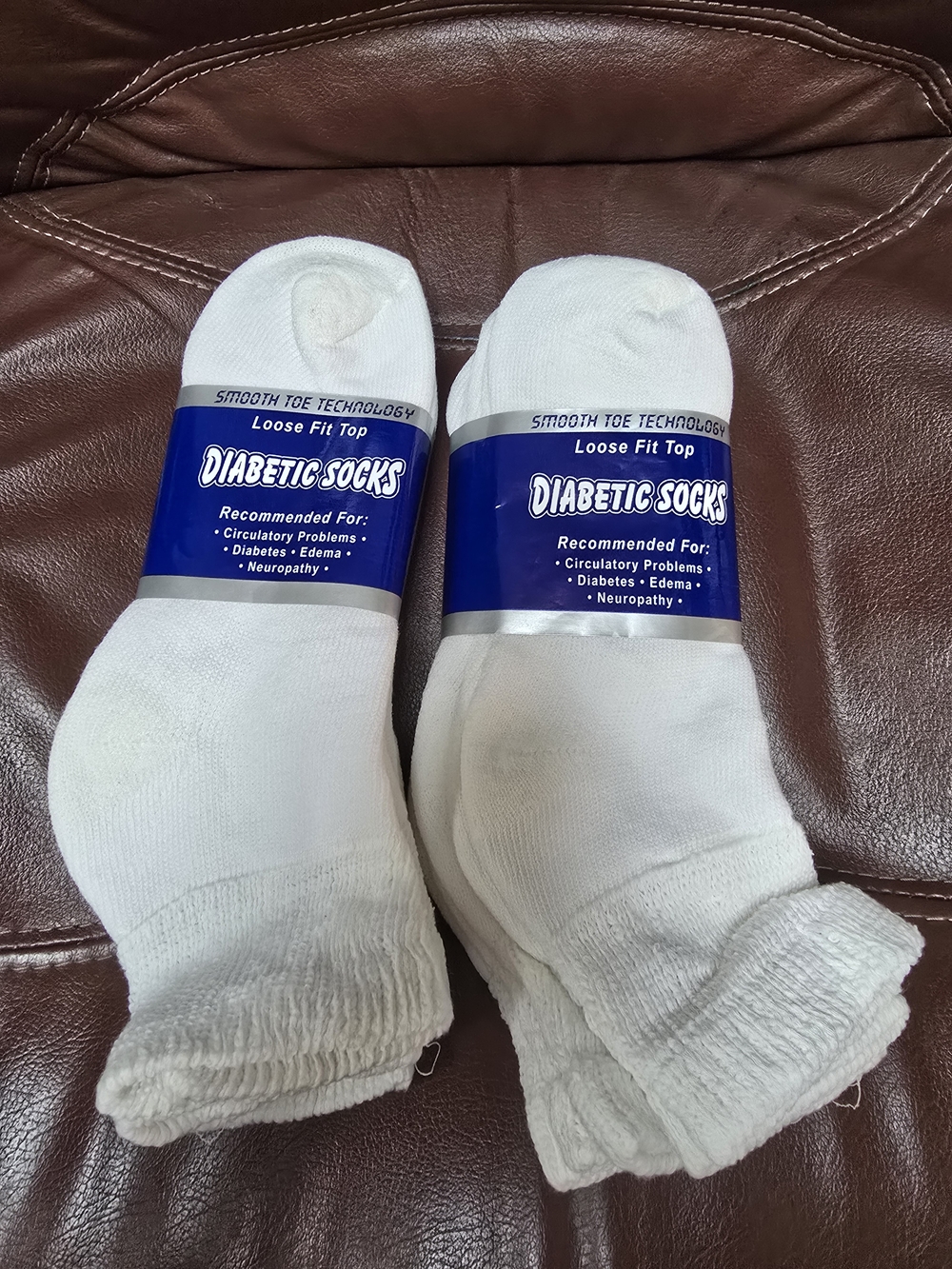 Diabetic Ankle Socks - White Loose Fit Top (Men)